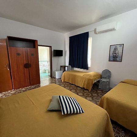 Hotel La Carruba Четраро Екстериор снимка